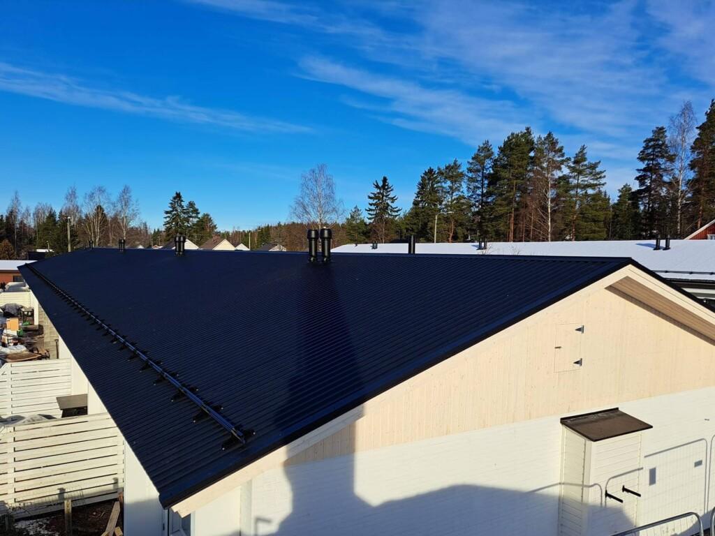 Miten kattoremontti vaikuttaa talon energiatehokkuuteen?